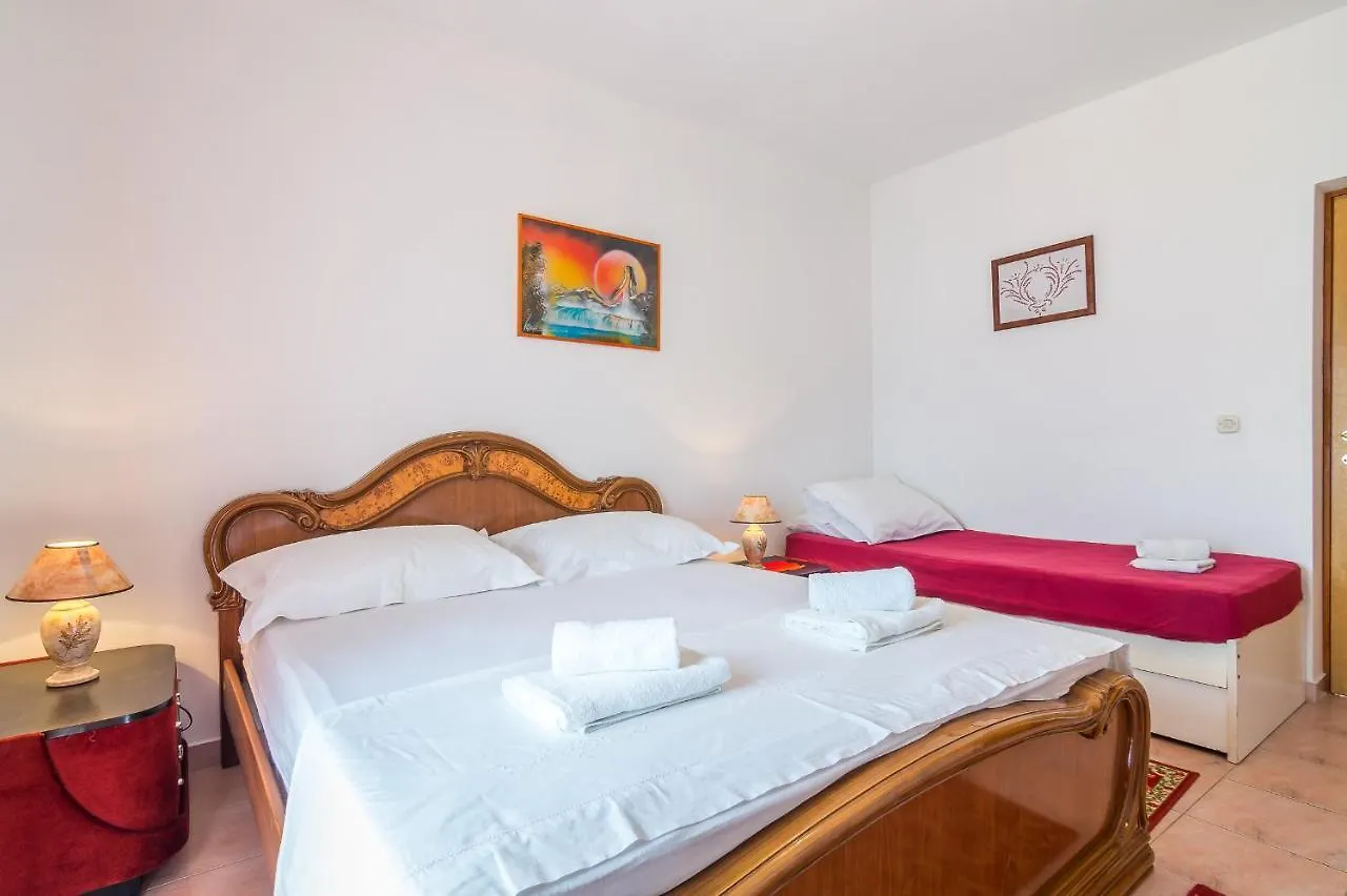 Cheap Apartment Tanja Trogir