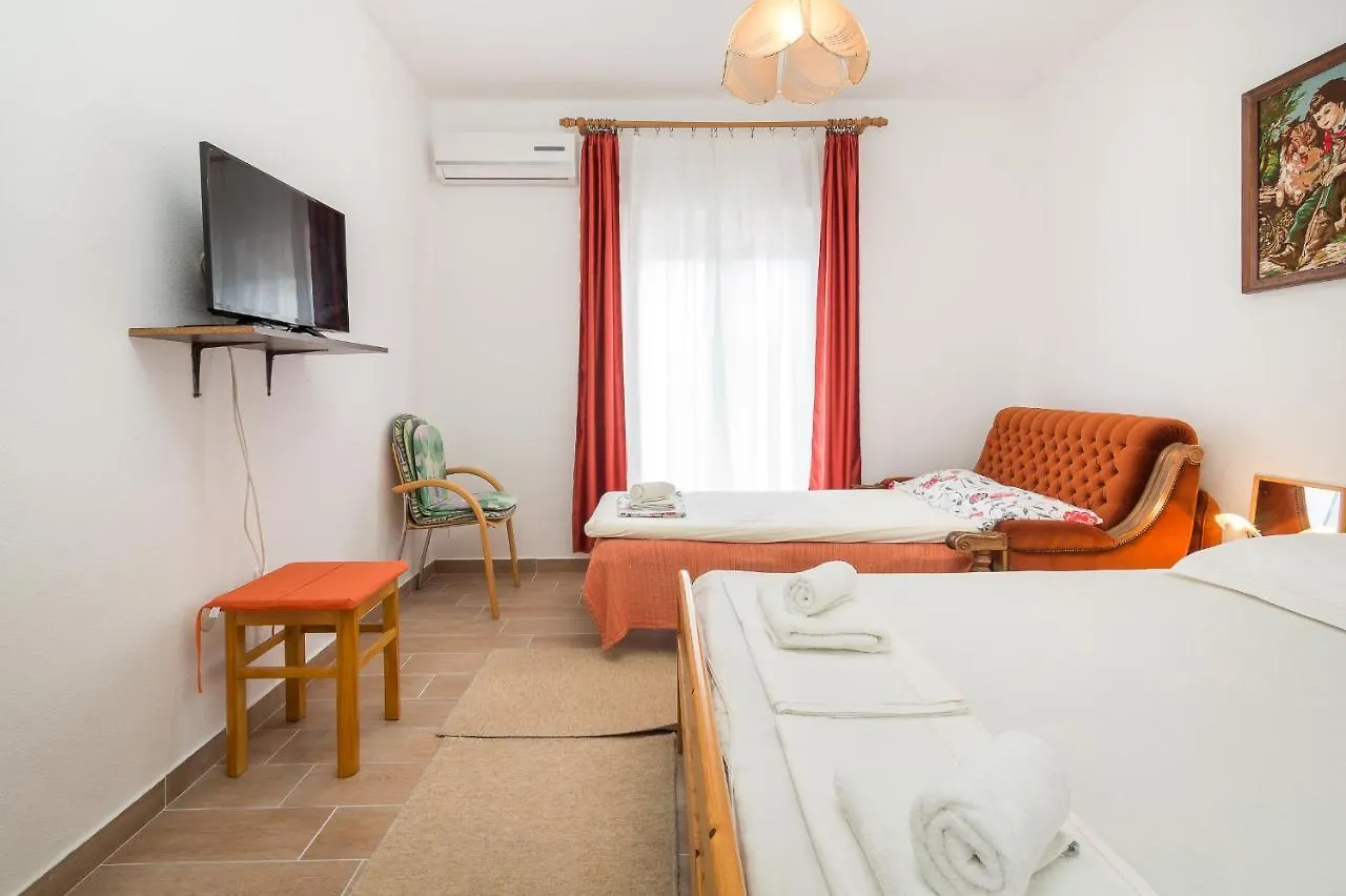 Cheap Apartment Tanja Trogir