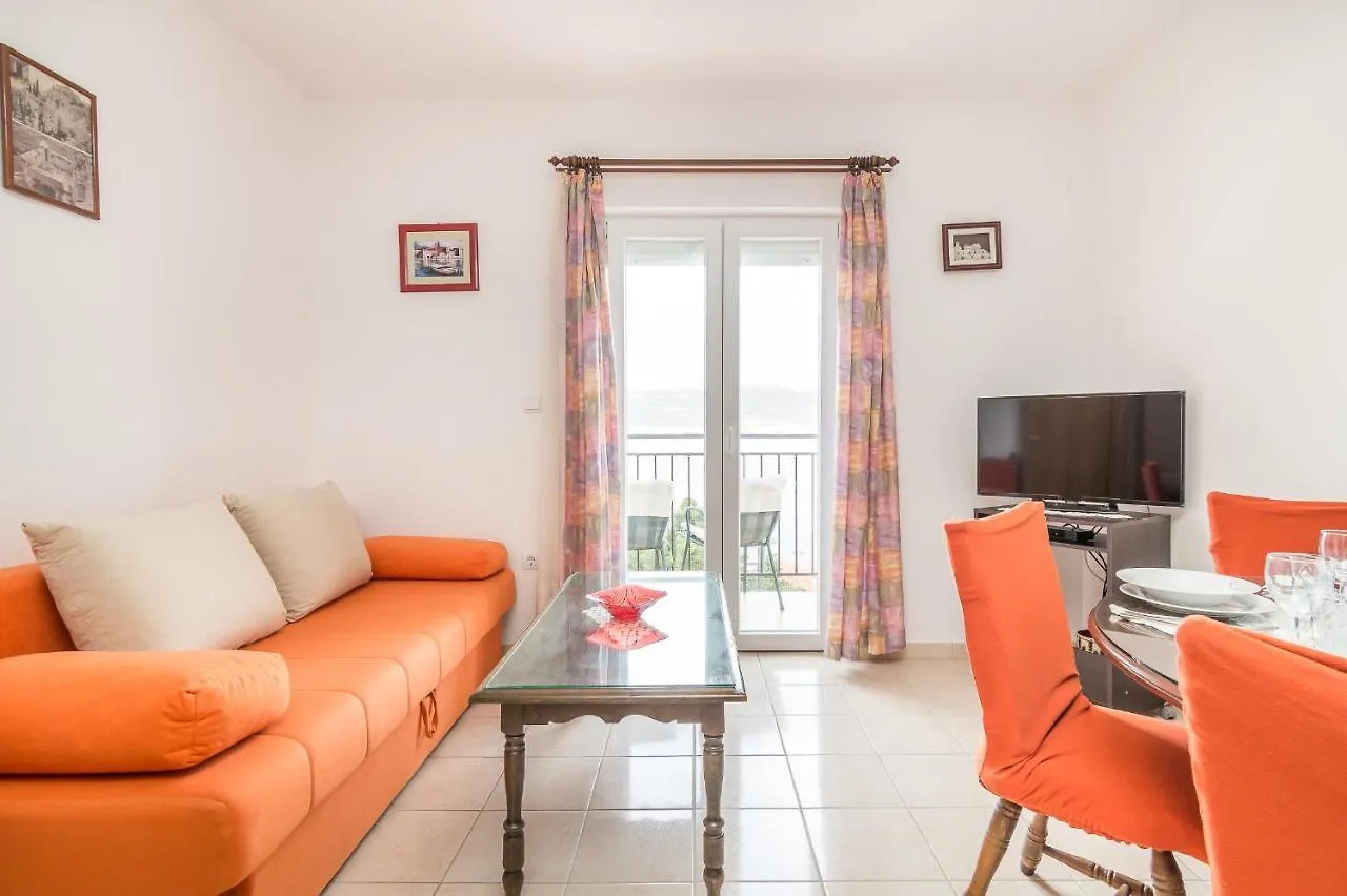 Cheap Apartment Tanja Trogir Croatia