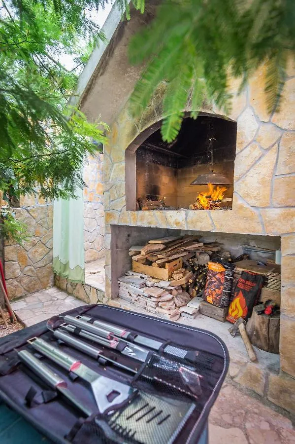 Cheap Apartment Tanja Trogir