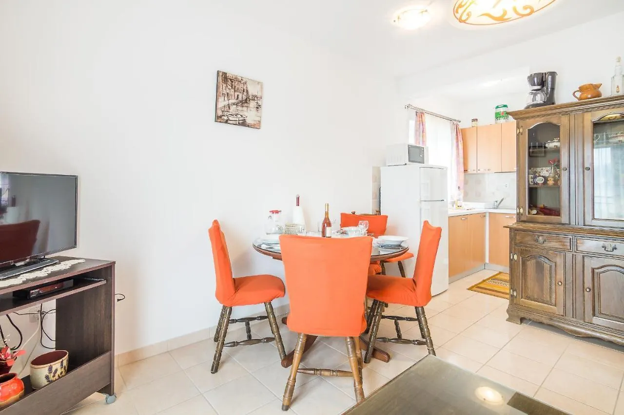 Cheap Apartment Tanja Trogir