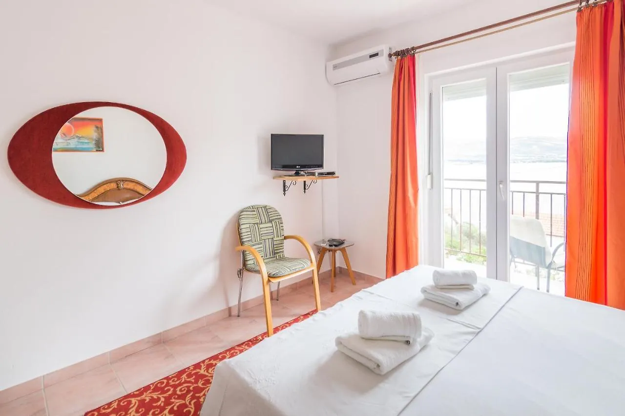 Cheap Apartment Tanja Trogir